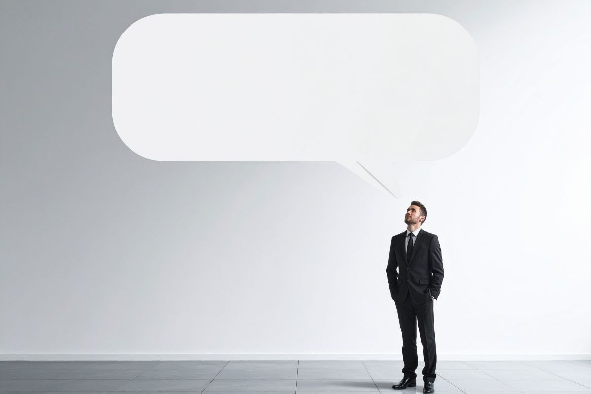 aiに対して具体的な指示を出すためのテキスト入力であり、自然言語で記述することで期待する回答を引き出せる効果的なコミュニケーション手段を表現